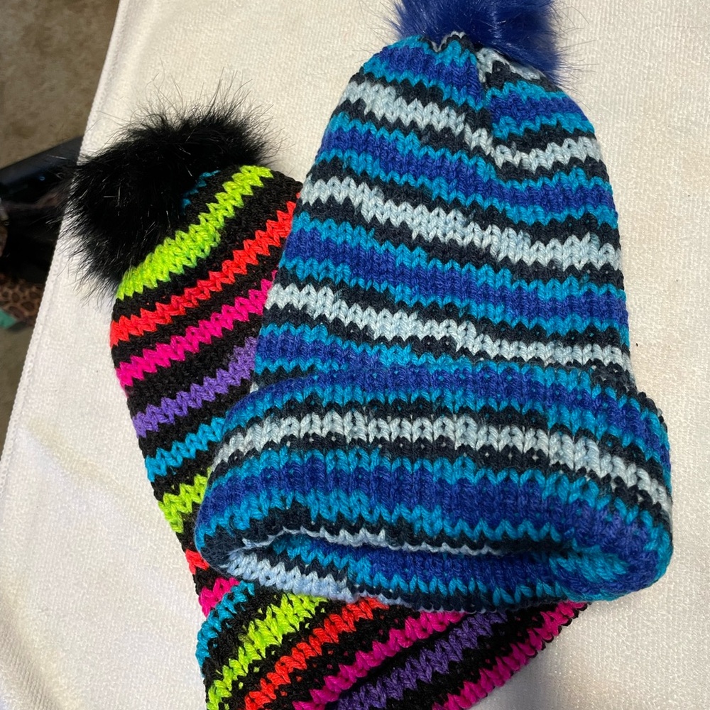 Striped Knit Pom-Pom Beanie Set - Blue and Multicolor